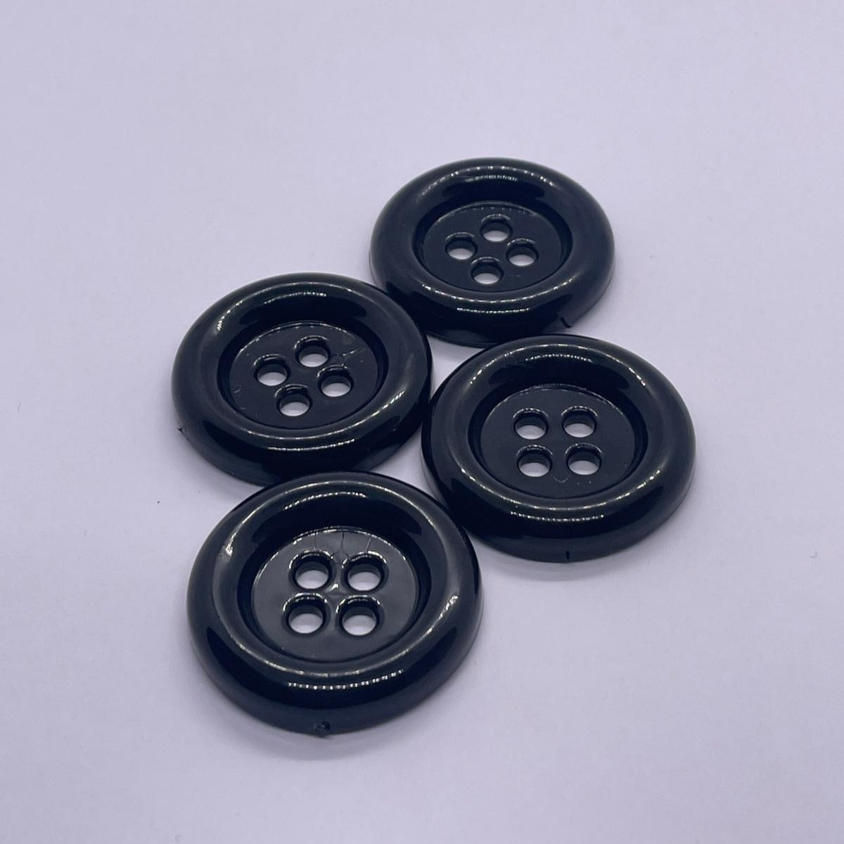 4 Delikli 4 Adet Plastik Düğme (30mm, Siyah) - Görsel 3