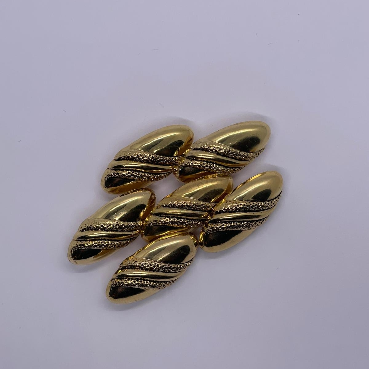 6 Adet Metal Görünümlü Plastik Düğme (30mm, Gold) - Görsel 3